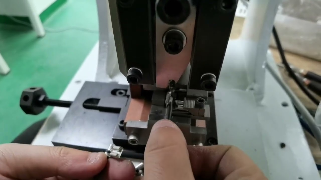 2T Terminal Crimping Machine with Flag Mold Setup Video
