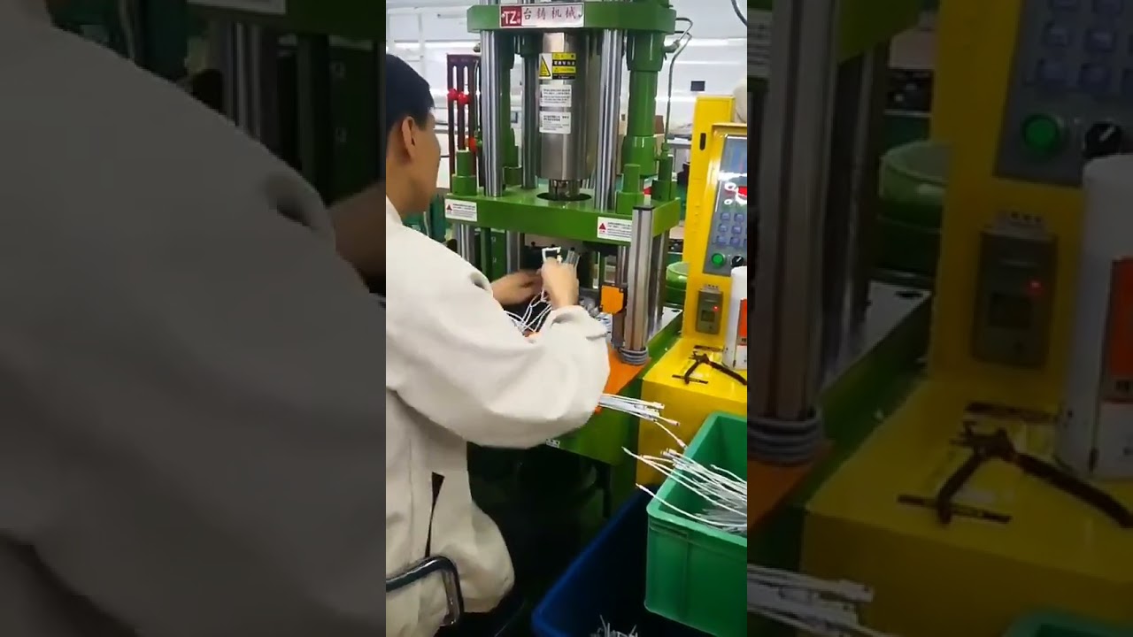 Vertical Small Plastic Injection Molding Machine   Moulding Machinery #factory #machine